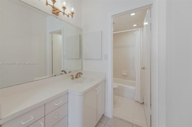 Building Photo - 1980 S Ocean Dr