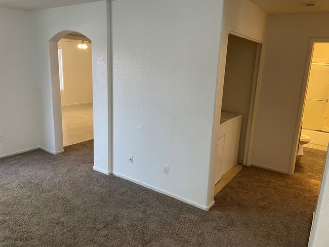 Building Photo - 1420 Jamielinn Ln