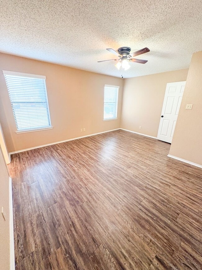 Building Photo - 100 Marylee Dr