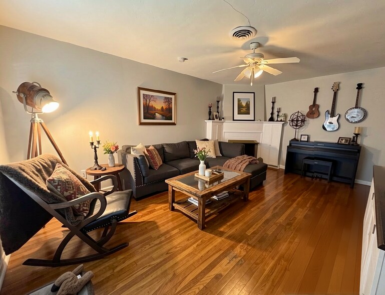 Building Photo - 3243 Bonnie Ln