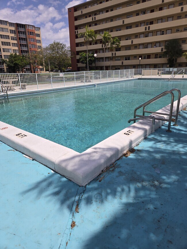 Swimming pool - 1670 NE 191st St