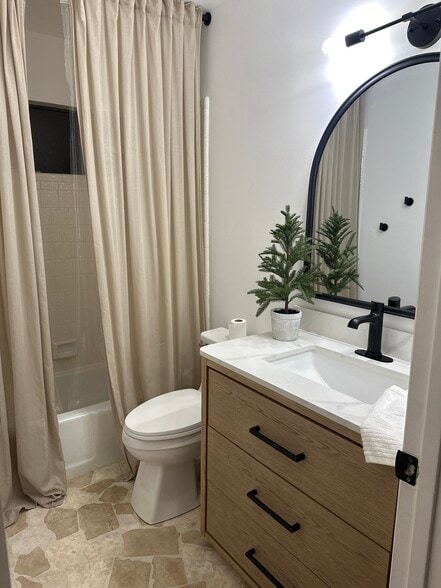 Building Photo - 6504 Landfair Dr