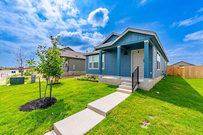 Building Photo - Your Ultimate Modern Haven: Comfort, Style, & Convenience Await in this Meticulously Designed Ret...