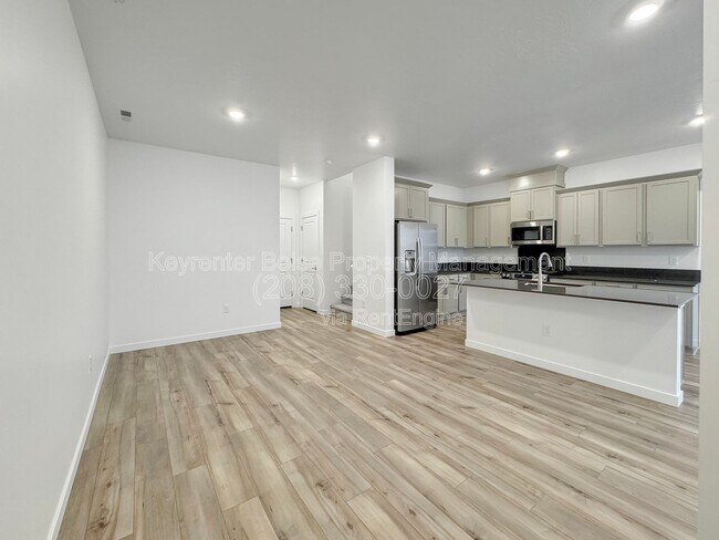 Building Photo - 4119 W Perspective St