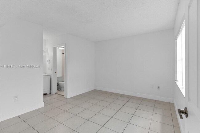 Building Photo - 15665 SW 74th Cir Dr