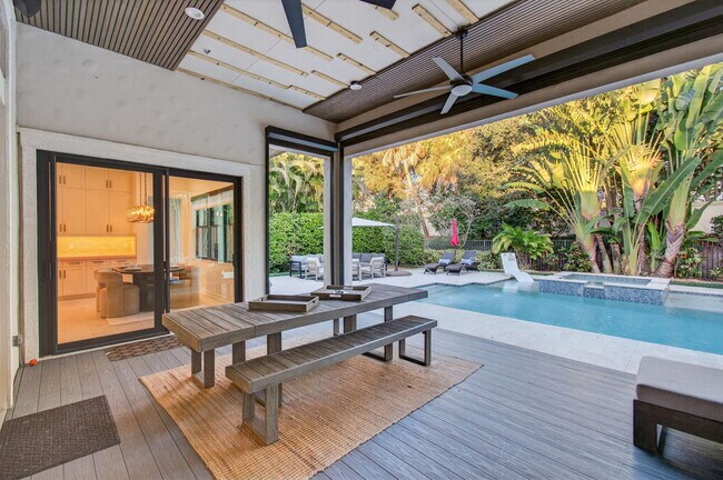 Building Photo - 17662 Cadena Dr