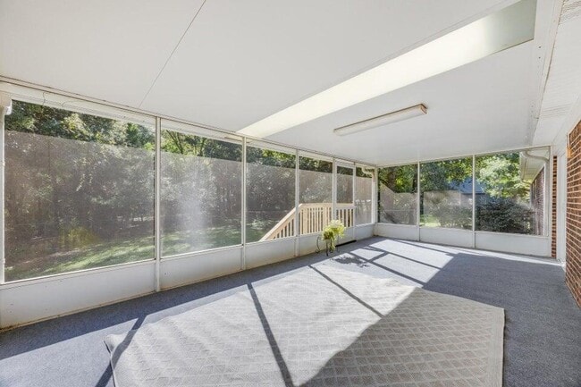 Building Photo - 6089 W Dogwood Dr