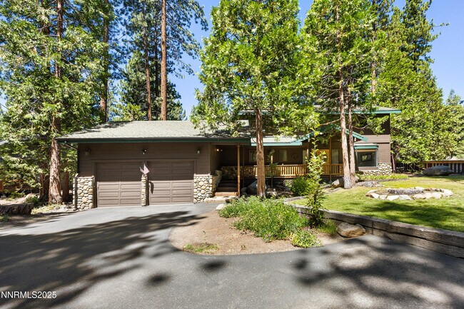 Primary Photo - 445 Country Club Dr
