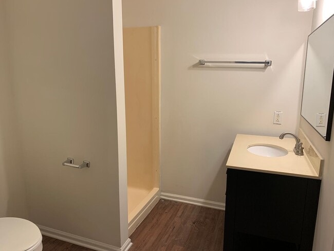 Building Photo - 3 bedroom & office -2 baths -2 car carport - washer/dryer hook ups - Den and formal living room- ...