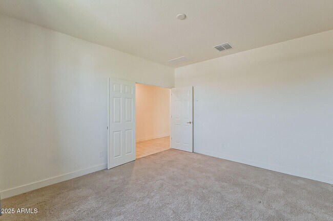 Building Photo - 10962 W Taylor St