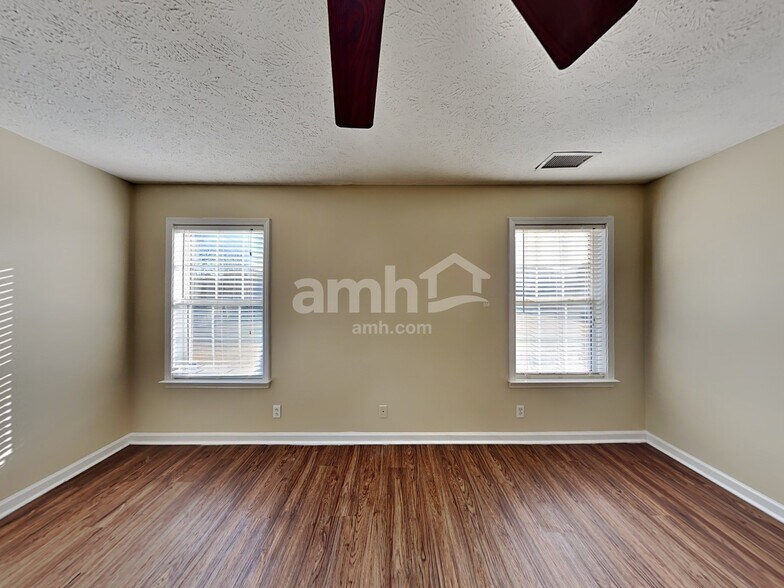 Building Photo - 803 Buckhaven Dr