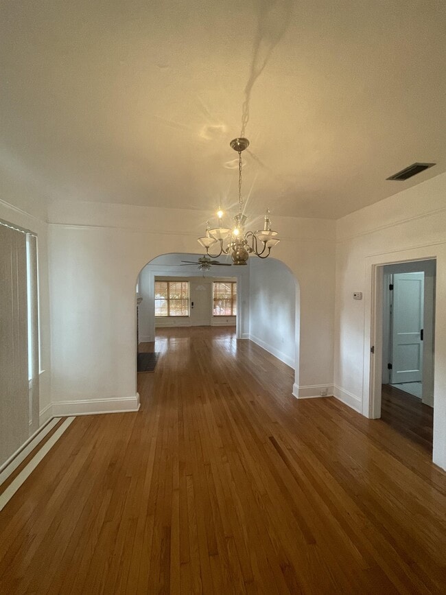 Building Photo - 2501 Oberlin Ave