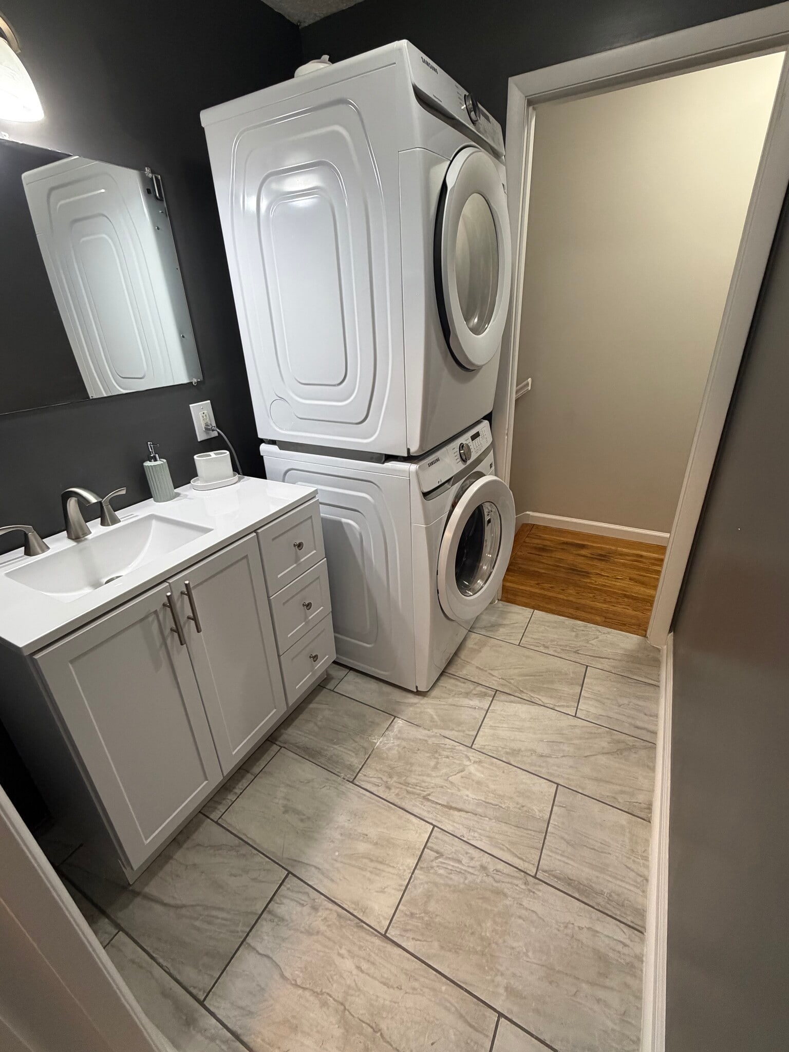 Building Photo - 401 Old Hopkinsville Hwy