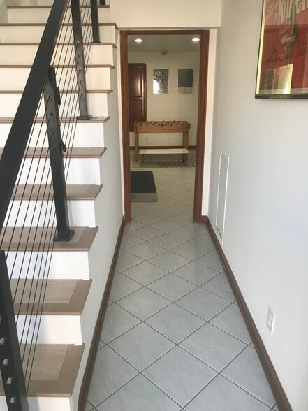 Building Photo - 208 Marine Ave