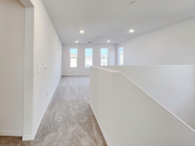 Building Photo - NEWER CONSTRUCTION ~SOLAR~ 3 BED 3 BATH BE...