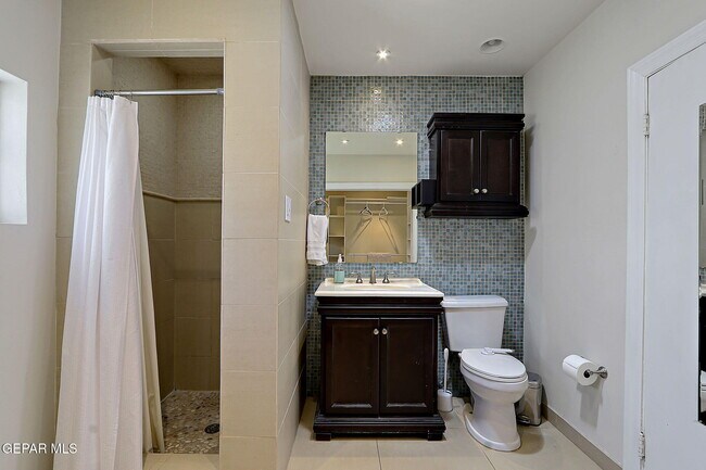 Building Photo - 1104 Madeline Dr