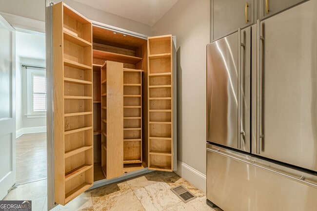 Building Photo - 1957 Walker Ave