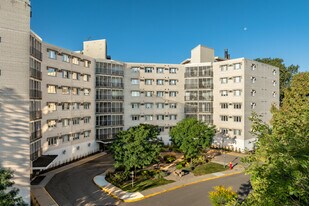 Building Photo - Montcalm Apartments