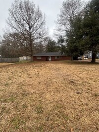 Building Photo - Great 4 bed 2 bath home located in Canton
