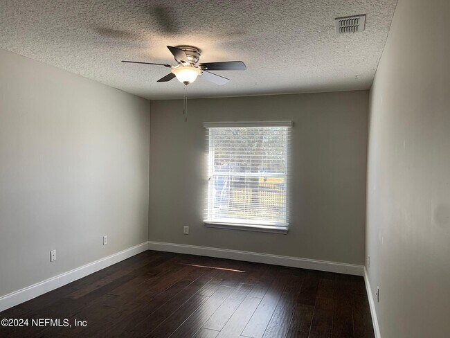 Building Photo - 9226 Hawks Run Ln
