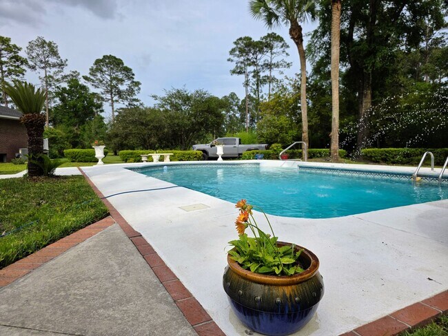 Building Photo - Peaceful paradise