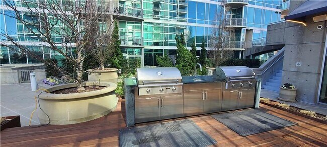 Building Photo - 943 Peachtree Rd NE