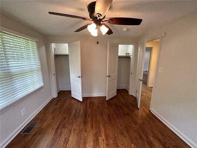 Building Photo - 520 Coleman Dr