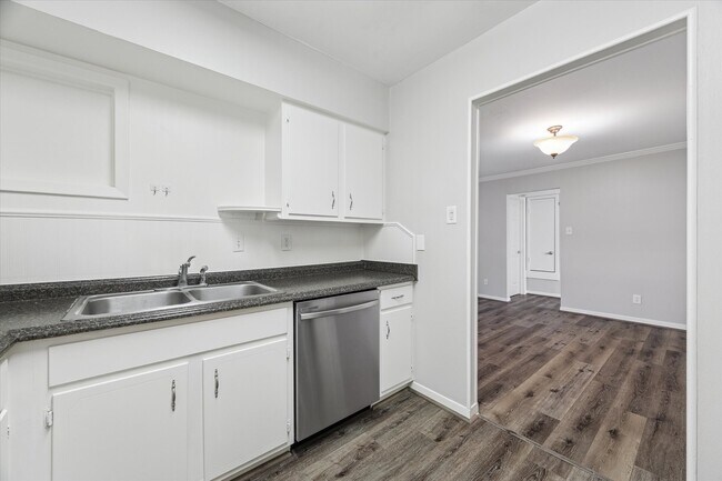 Building Photo - 9031 Gaylord Dr