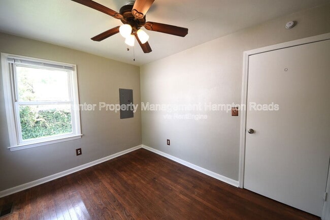 Building Photo - 9286 Marlow Ave