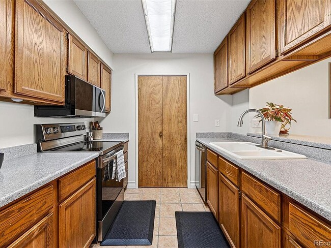 Building Photo - 7420 E Quincy Ave