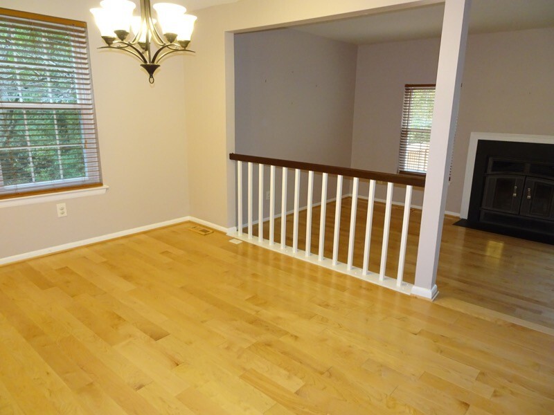Building Photo - 8139 Londonderry Ct