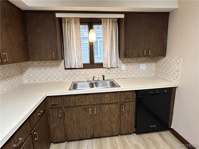 Building Photo - 128 Bannard Ave