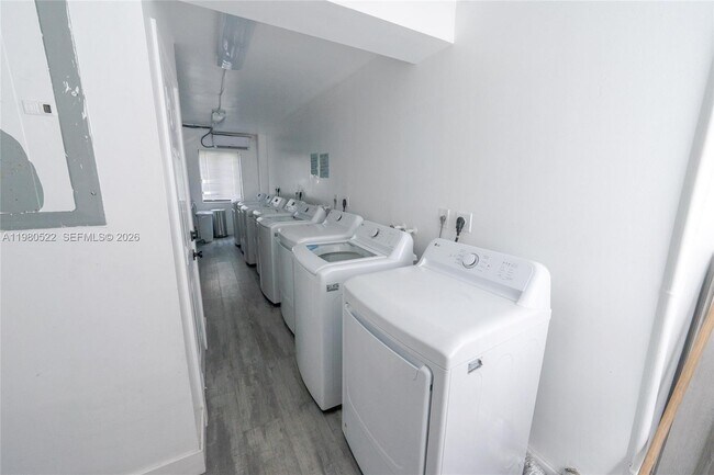 Building Photo - 3417 NW 22nd Ave