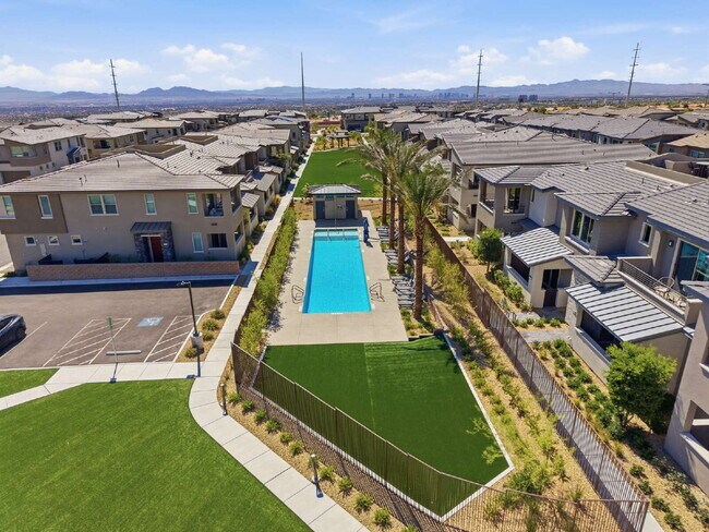 Building Photo - Experience refined living in this beautifully appointed 3-bedroom, 2.5-bathroom townhome spanning...