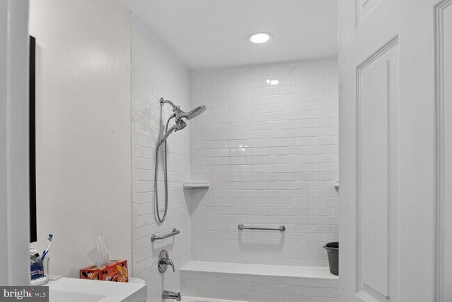 Building Photo - 6929 Clearwind Ct