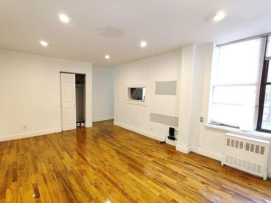 Building Photo - 2 bedroom in BRONX NY 10460