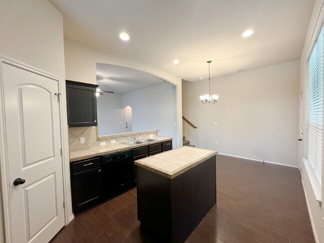 Building Photo - Move-In Special! Get $200 off your first f...