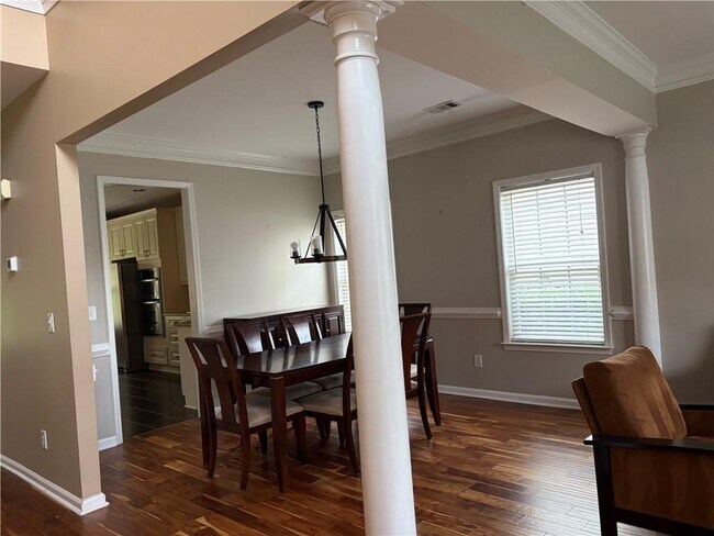 Building Photo - 12835 Morningpark Cir