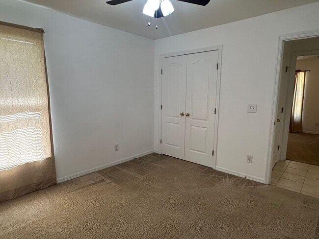 Building Photo - 4 Bedroom, 3 Bath, 3 Car Garage on 1 Acre ...