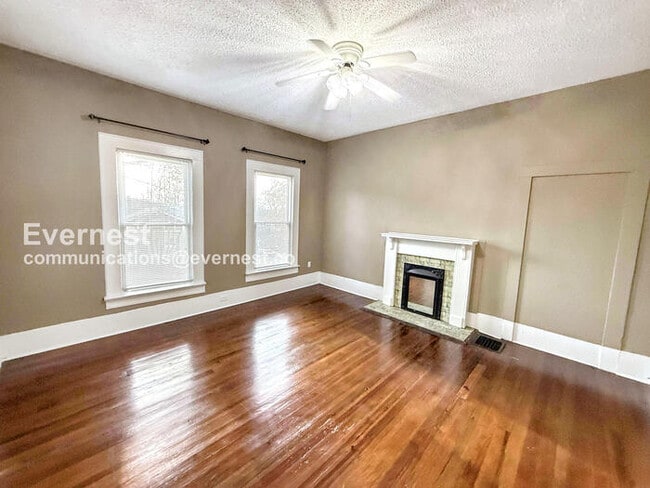 Building Photo - 5005 6th Ave S