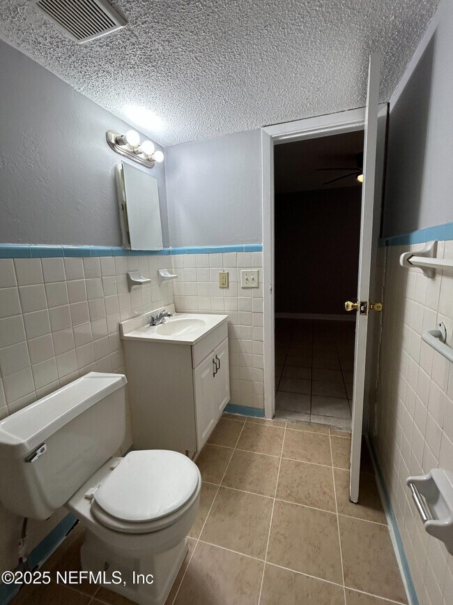 Building Photo - 1122 Woodruff Ave