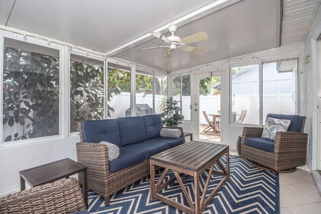 Building Photo - This tasteful decorated home features 3 be...
