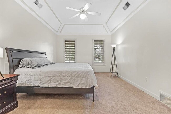 Building Photo - 7520 Crystal Lake Dr