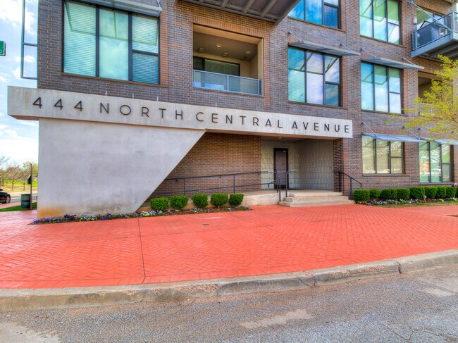 Building Photo - 444 N Central Ave