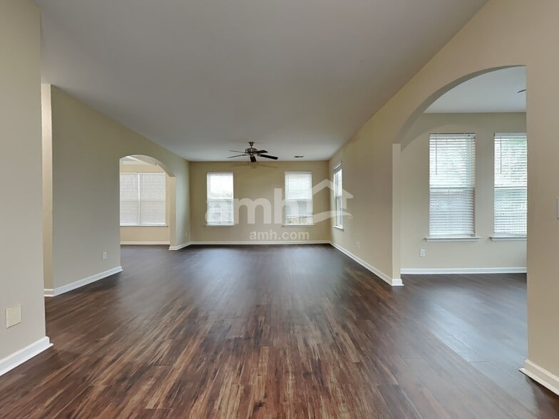 Building Photo - 30 Winslow Cir