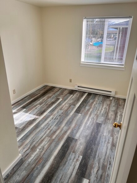 Building Photo - 530 Front St