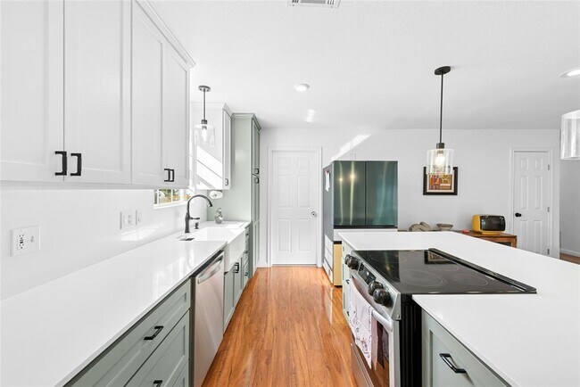 Building Photo - 505 Mairo St