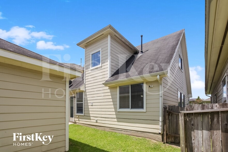 Building Photo - 1523 Nichole Woods Dr