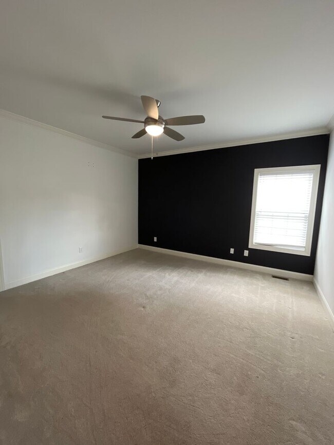 Building Photo - 3 Bedroom/ 2.5 Bath Home in Woodbine with Beautiful Screened in Porch and Fenced Yard.