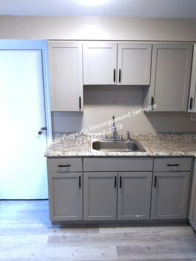 Building Photo - 2051 Broadhead Fording Rd